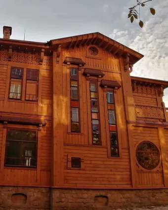 Интересный деревянный дом в центре Казани ?ул.
