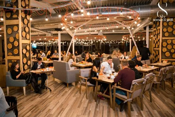 Sky 8. Terrace & Grill